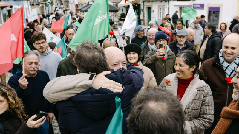 Contacto com a população em Almada